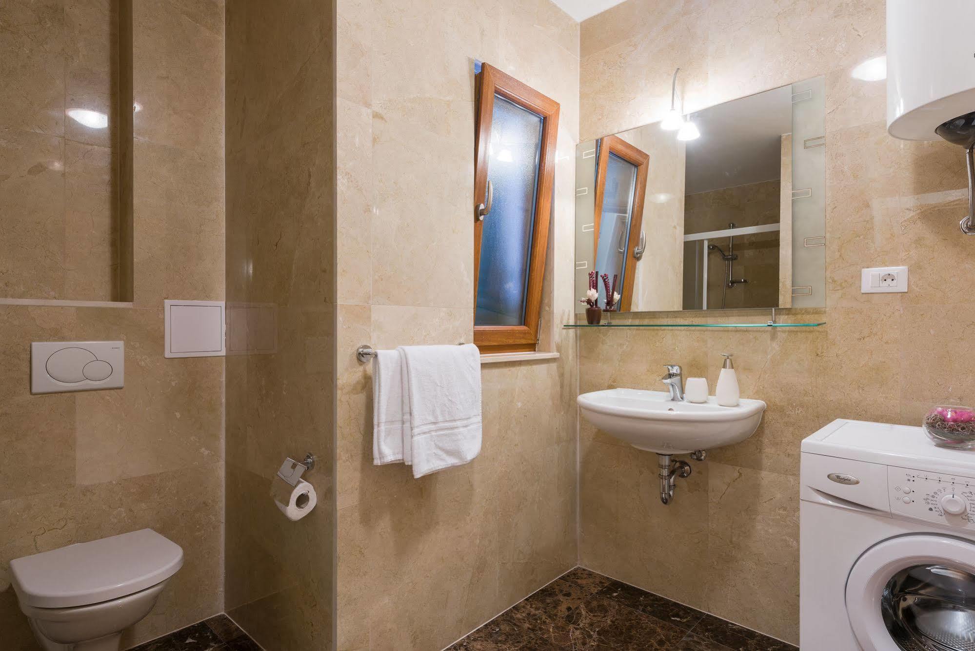 Villa Salena Слатине Екстериор снимка