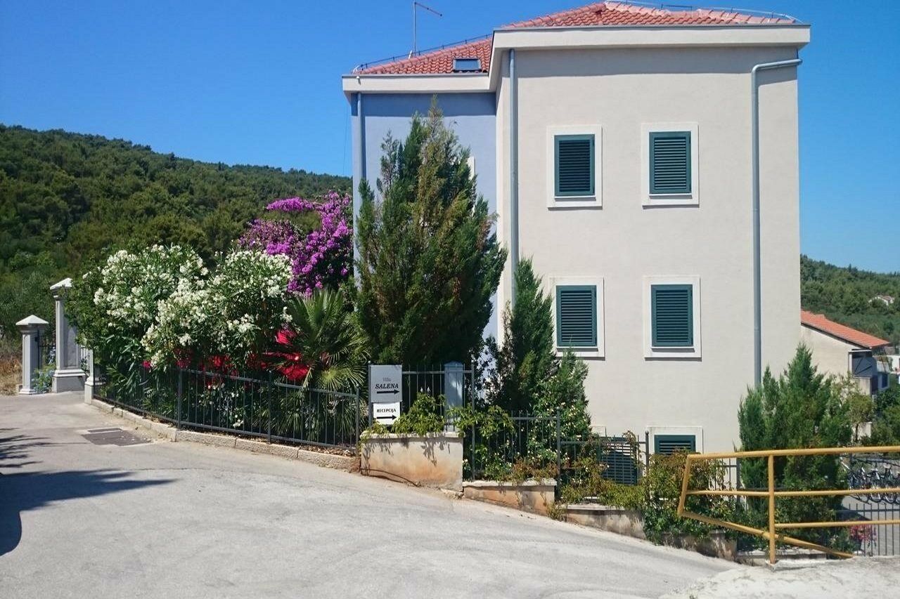 Villa Salena Слатине Екстериор снимка